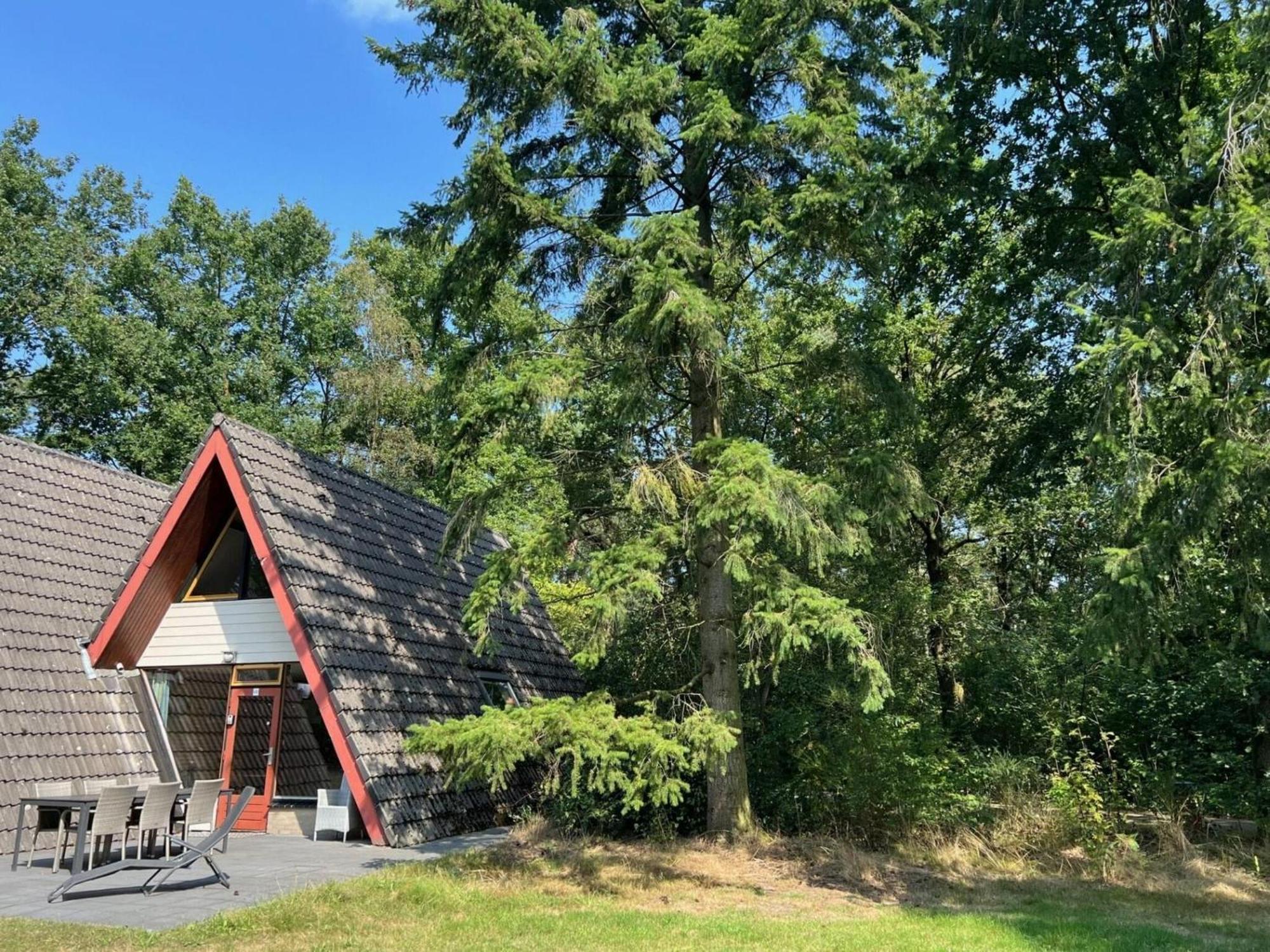 Lovely Holiday Home In Limburg Amid Lush Forest Stramproy Экстерьер фото